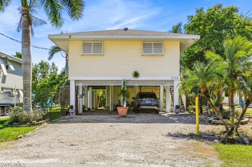 5550 Oak Ridge Ave, Fort Myers Beach, FL 33931-4157