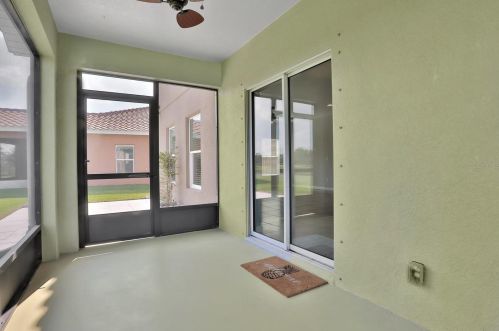 1753 Berkshire Cir, Vero Beach FL 32968-6720 exterior