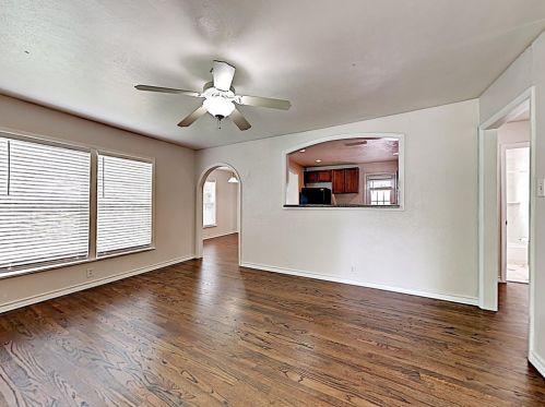 1000 Russell Ave, Carrollton, TX 75006-3710