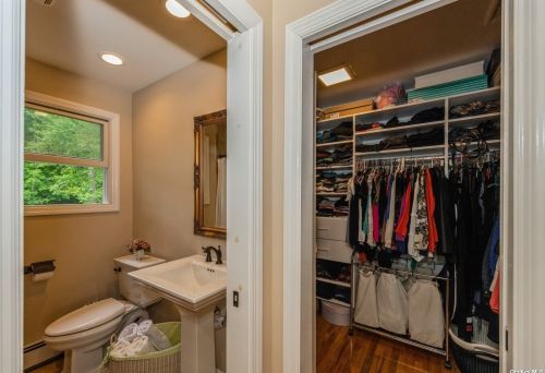 37 Kivy St, Huntington Station NY  11746-2044 exterior