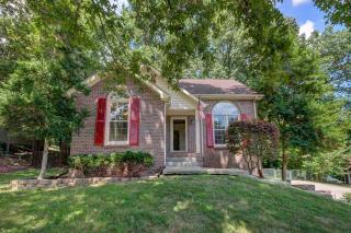 327 Dunbrook Dr, Clarksville, TN 37043-7416