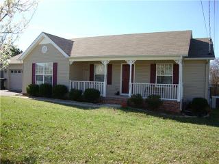 1637 Joel Dr, Columbia, TN 38401-5453