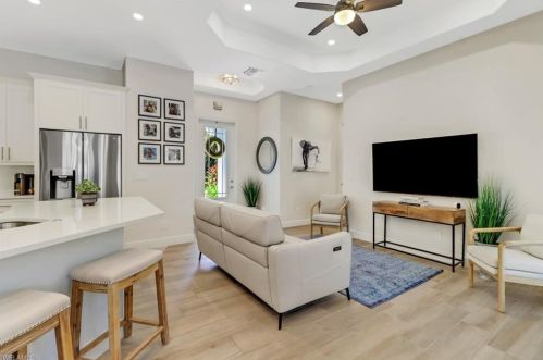 421 35th Ave, Naples FL  34120-1356 exterior