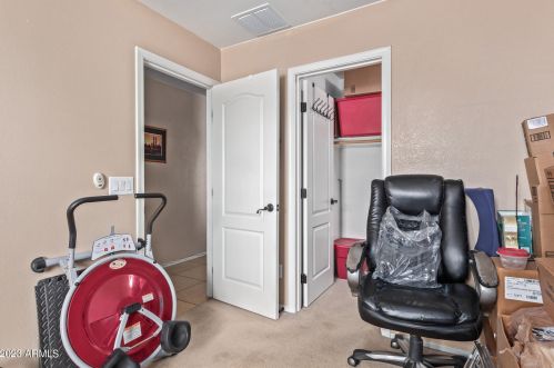 967 Leslie Ave, San Tan Valley AZ  85140-4439 exterior