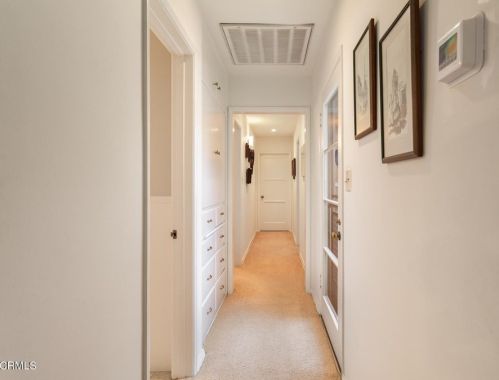 1873 Los Encinos Ave, Glendale CA  91208-2221 exterior