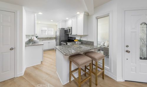 10404 Rutgers Ct, Cypress CA  90630-4229 exterior