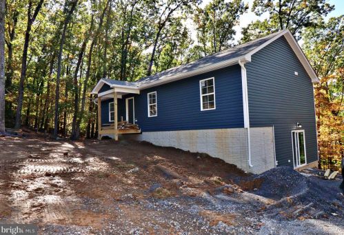35 Alta Vista Dr, Harpers Ferry, WV 25425-5650