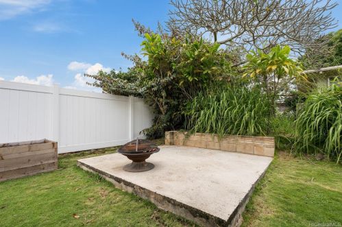 2170 Aamanu St, Pearl City HI  96782-1306 exterior