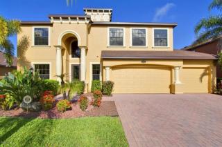 1272 United Dr, Melbourne, FL 32934-3264