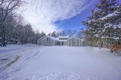 35016 Oak Openings, Oconomowoc, WI 53066-9242