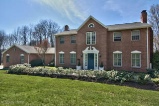 55 Pinecone Ln, Wilkes Barre, PA 18708-9543