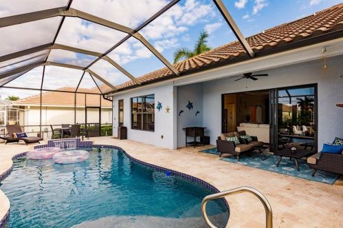 1090 Cara Ct, Marco Island FL  34145-4563 exterior