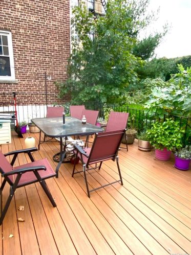 1709 Hobart Ave, Bronx, NY 10461-4907