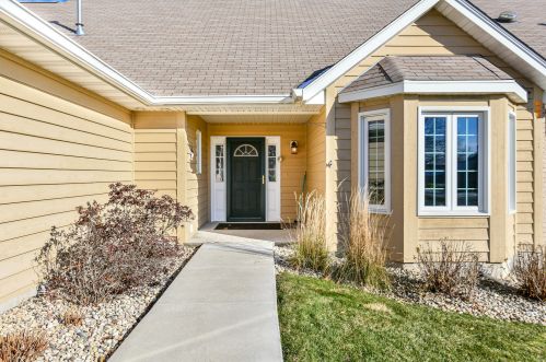 890 Inverness, Waterford, WI 53185-3997