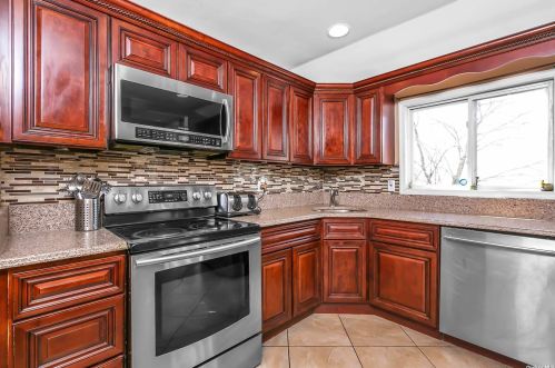 544 Wilson Blvd, Central Islip NY  11722-4342 exterior