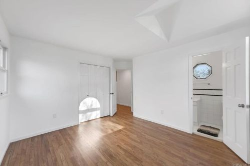 2856 Brookfield Dr, Yorktown Hgts NY  10598-2402 exterior