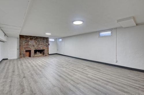 44 Randecker Ln, Kensington CT  06037-1134 exterior