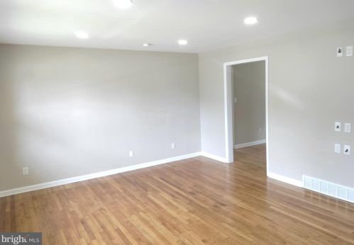 725 Ivy Dr, Seaford DE  19973-1340 exterior