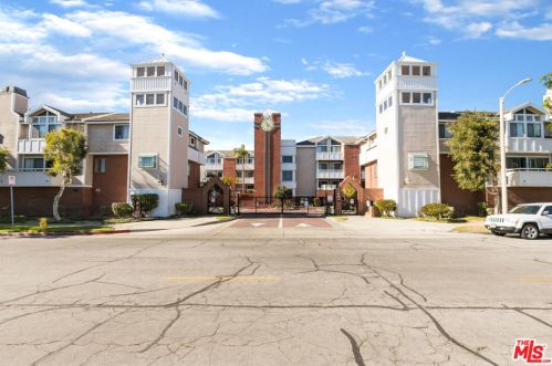 865 B St, Oxnard CA 93030-7193 exterior