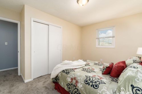 246 Jacqueline Dr, London OH  43140-1181 exterior