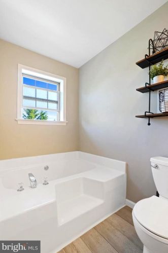 340 Wimbleton Way, Red Lion PA  17356-8292 exterior