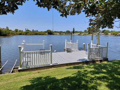 3240 Jackson Dr, Tarpon Springs, FL 34691-3335