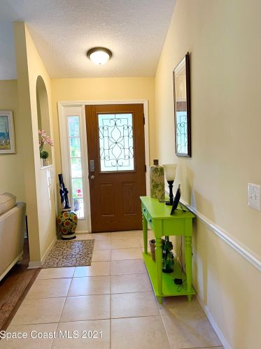 7204 Roberts Rd, Fort Pierce, FL 34951-2094