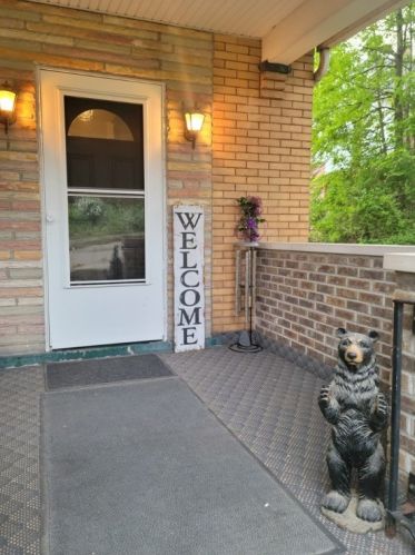 723 3rd St, Ambridge, PA 15003-2127