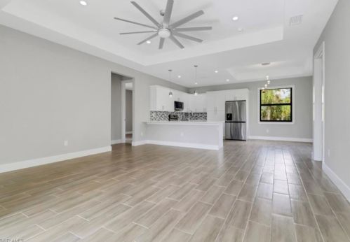 2863 36th Ave, Naples, FL 34117-8841