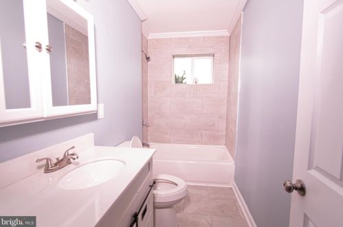 6112 Keystone St, Philadelphia PA 19135-2422 exterior