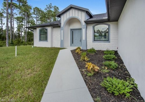 1110 Euclid Ave, Lehigh Acres, FL 33972-8601