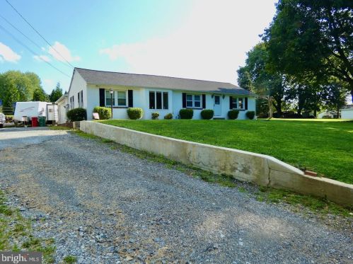 870 Dowlin Forge Rd, Downingtown, PA 19335-4475