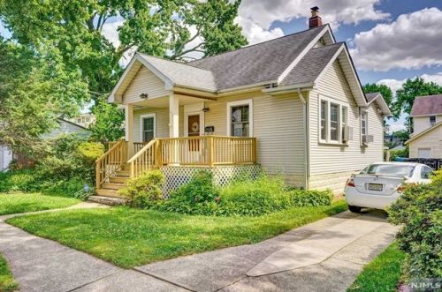 142 Munn Ave, Teaneck, NJ 07666-3913