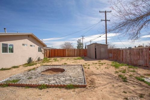 15144 Las Piedras Dr, Victorville CA  92395-3628 exterior