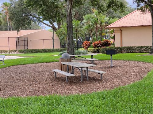 5150 51st Way, West Palm Beach FL  33409-7144 exterior