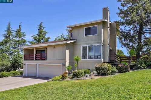 5525 Merritt Dr, Concord CA 94521-4708 exterior