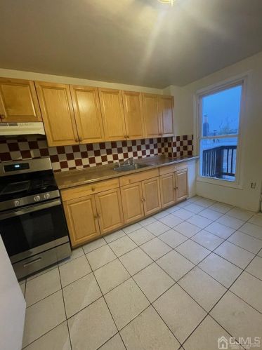 311 Smith St, Perth Amboy NJ  08861-4043 exterior