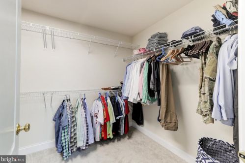 5410 Dabneys Mill Ct, Haymarket VA  20169-4519 exterior