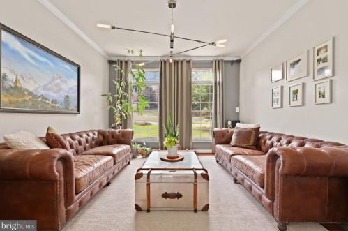 526 Beauregard Dr, Leesburg VA 20175-8924 exterior