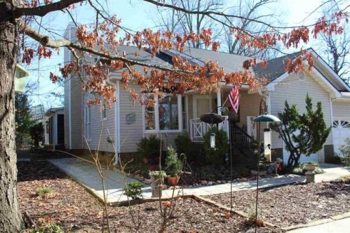 2102 Mebane St, Burlington, NC 27217-4310