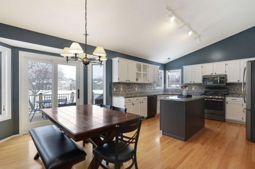 380 Pondview Ln, Chaska MN  55318-2873 exterior