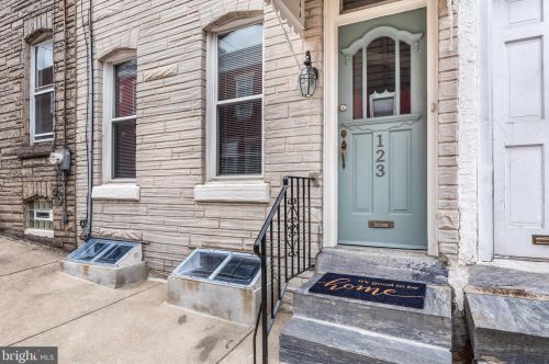 123 Davis St, Philadelphia, PA 19127-1706