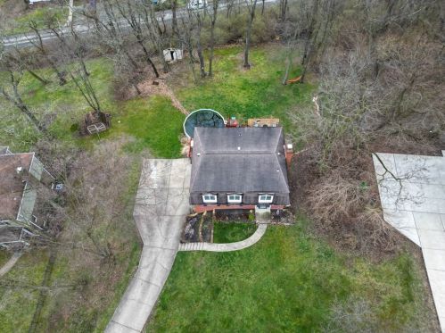 5393 Peach Dr, Gibsonia, PA 15044-9541