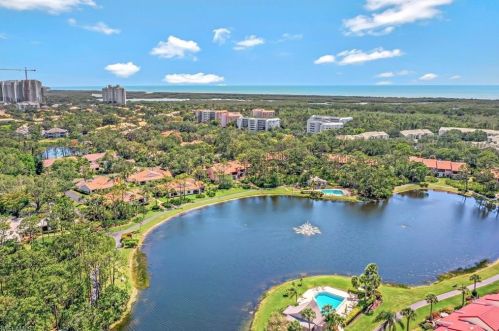 359 Bay Forest Dr, Naples FL  34110-8037 exterior