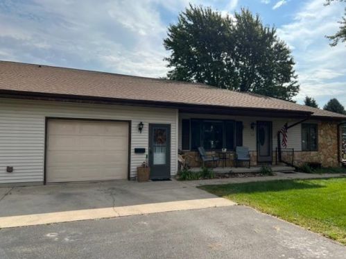 713 Lincoln St, Waupun WI  53963-1730 exterior