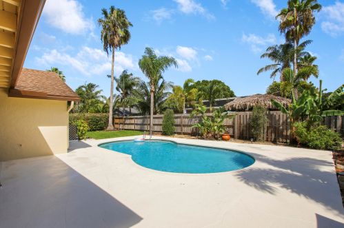 12149 Stratford St, West Palm Beach FL  33414-5663 exterior