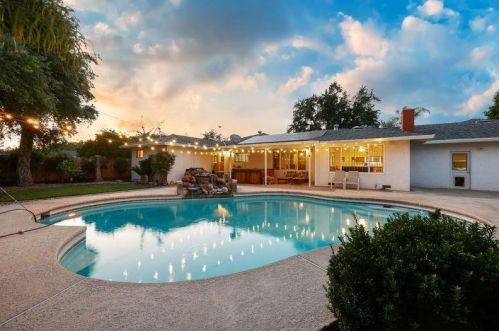 504 Greenwich Ln, Modesto CA  95350-1506 exterior