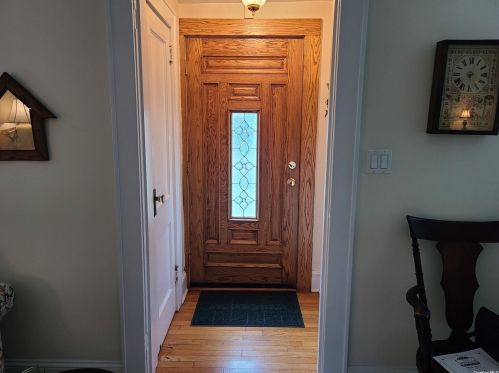 105 Cadman Ave, Babylon, NY 11702-1605