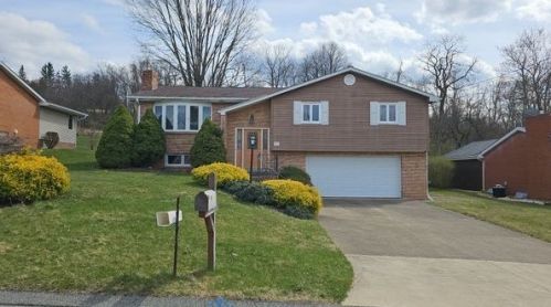 15 Sunbirch Dr, Jeannette PA  15644-1138 exterior