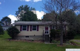 23 Majestic Dr, Newton Hook, NY 12173-1610